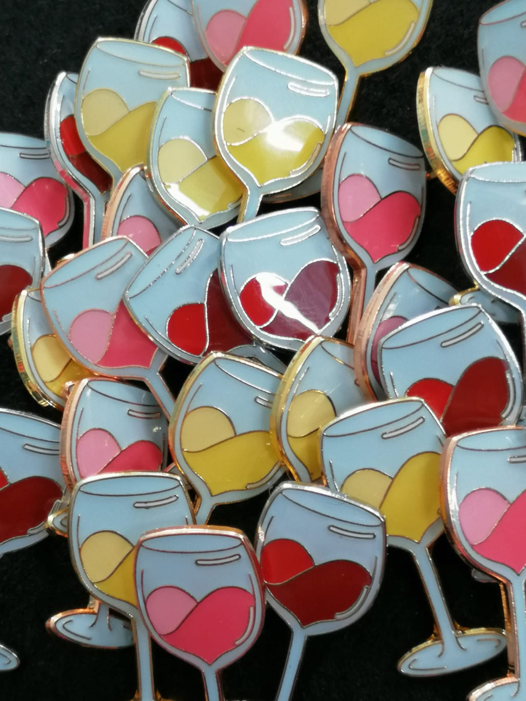 Enamel Pin Cute heart-shaped red wine, white wine or pink wine chalice, goblet, glass - soft enamel lapel pin/brooch/badge wine lovers gift