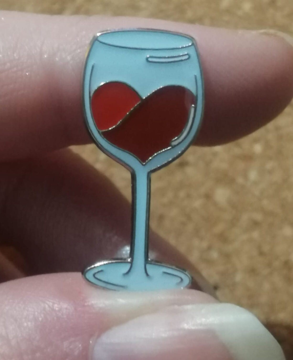 Enamel Pin Cute heart-shaped red wine, white wine or pink wine chalice, goblet, glass - soft enamel lapel pin/brooch/badge wine lovers gift