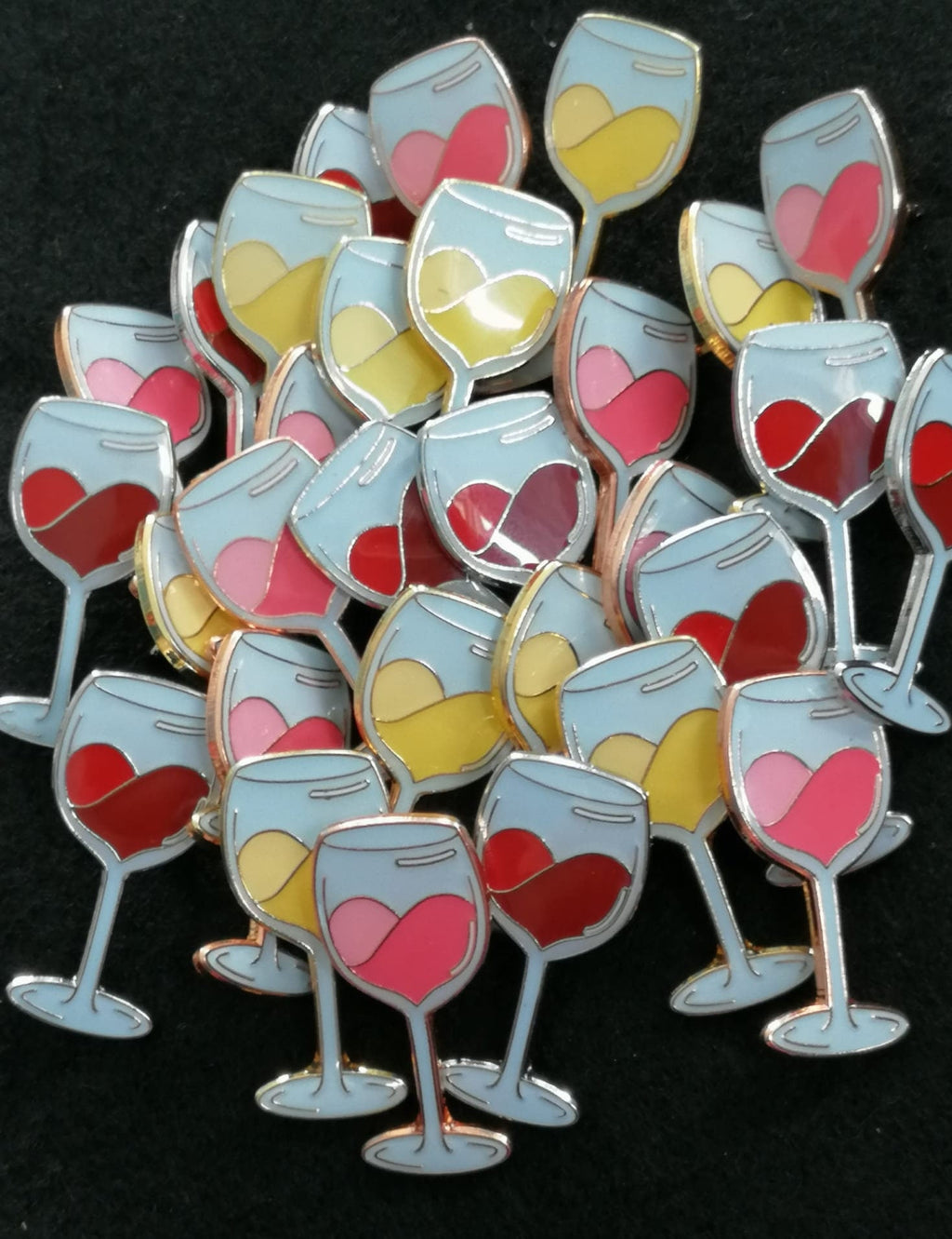 Enamel Pin Cute heart-shaped red wine, white wine or pink wine chalice, goblet, glass - soft enamel lapel pin/brooch/badge wine lovers gift